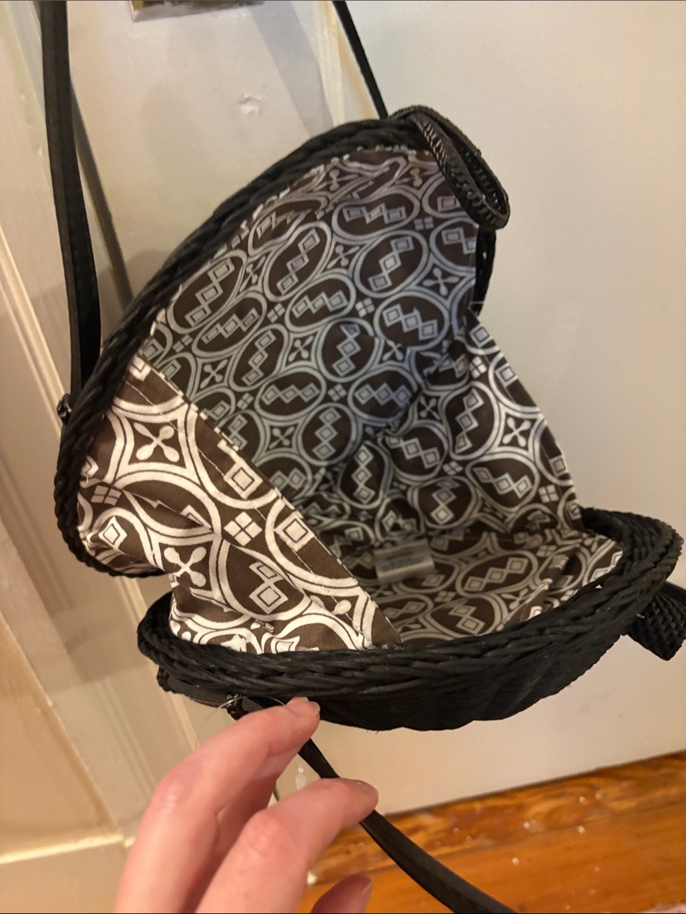 Black Round Woven Straw Bag - Picture 2 of 2